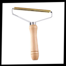 Brosse pour poils d'animaux en bois